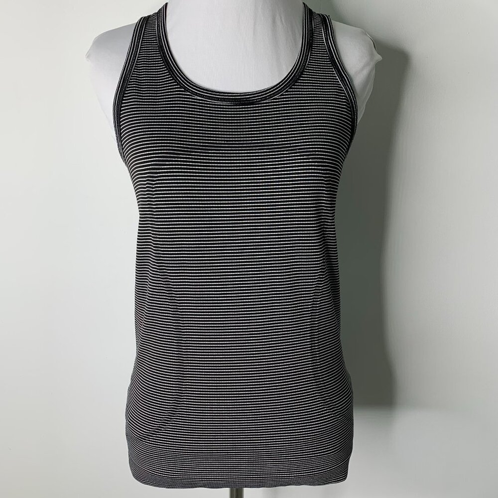Lululemon Women's Black White Stripped Racerback Swiftly Tech Tank Top Size 6
